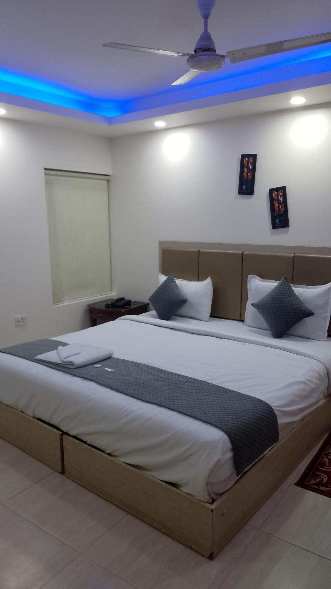 Airport Hotel Mahal New Delhi Eksteriør billede