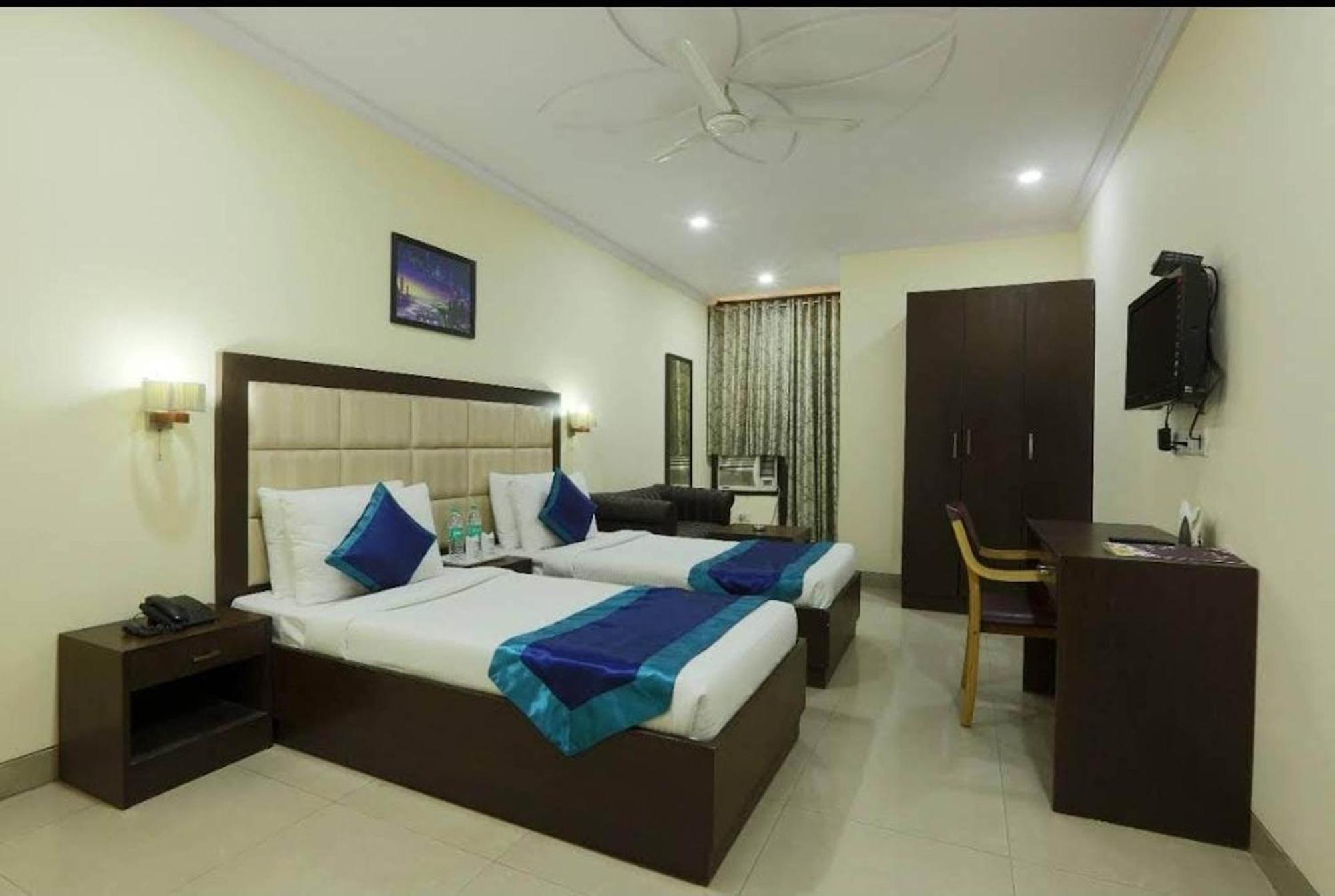 Airport Hotel Mahal New Delhi Eksteriør billede
