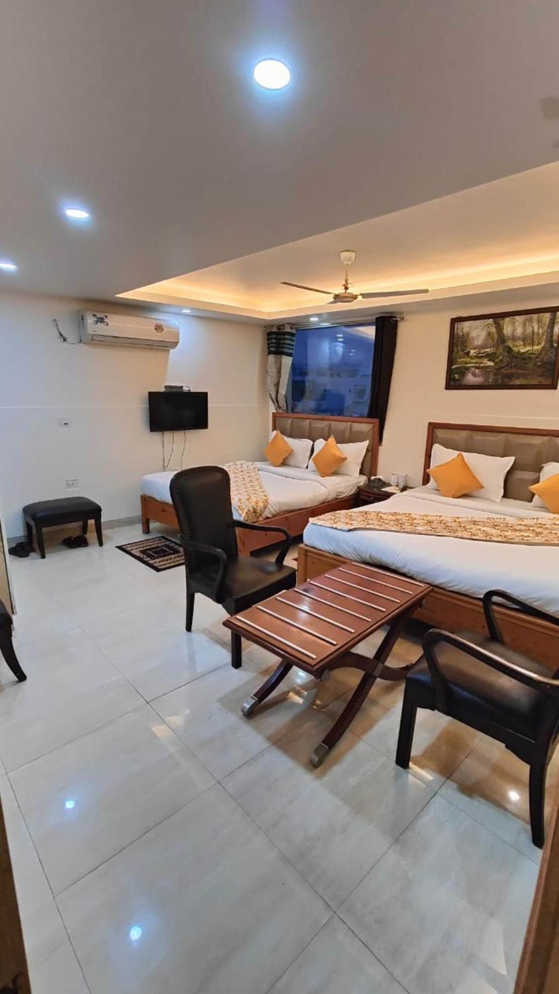 Airport Hotel Mahal New Delhi Eksteriør billede