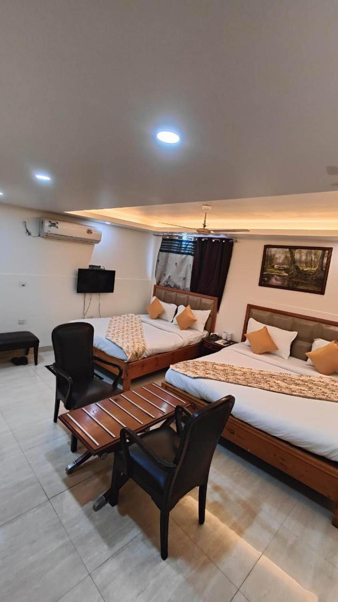 Airport Hotel Mahal New Delhi Eksteriør billede