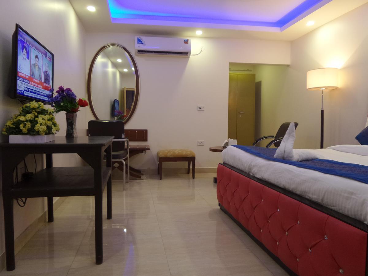 Airport Hotel Mahal New Delhi Eksteriør billede